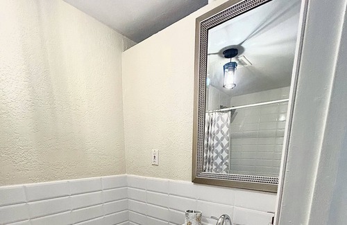 Coral Terrace Cottage | Vacation Stay In the heart of Miami