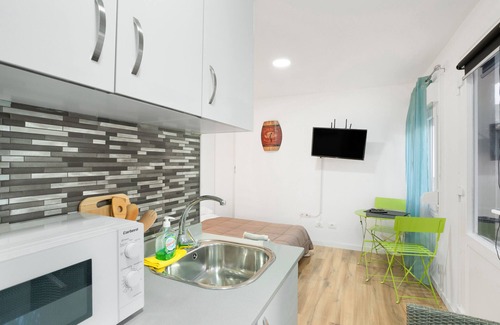 Playa de Arinaga Apartment | Vacation Studio 'Paula - 13' with Shared Pool, Shared Terrace and Wi-Fi
