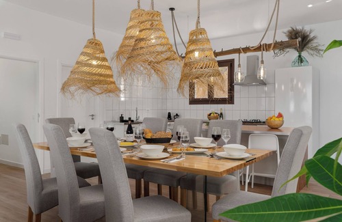 San Miguel de Abona Villa | Vacation Villa 'Karat Uchova' with Sea View, Private Pool and Wi-Fi