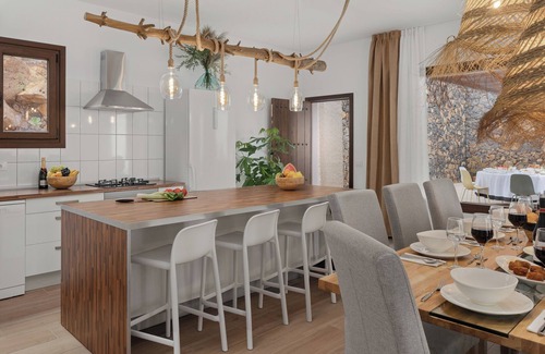 San Miguel de Abona Villa | Vacation Villa 'Karat Uchova' with Sea View, Private Pool and Wi-Fi