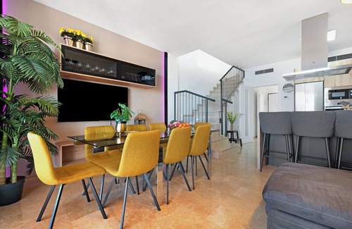 Puerto de Santiago Villa | Vacation Villa "View Candesol" with Sea View, Garden, Shared Pool & Wi-Fi