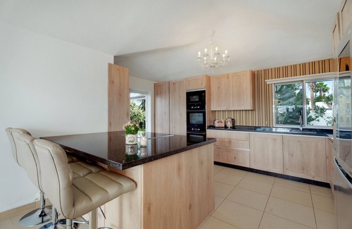 Complejo turistico Amarilla Golf Villa | Vacation Villa 'Casa Zara' with Sea View, Wi-Fi and Air Conditioning