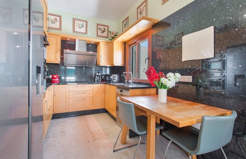 Abades House | Vacation 'Virgen Del Carmen' with Sea View, Wi-Fi and Air Conditioning