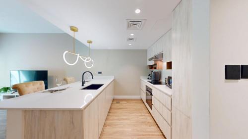 The Greens Apartment | Vacationer l Modern 1 Bedroom l Aesthetic Interior l Free Wi-Fi