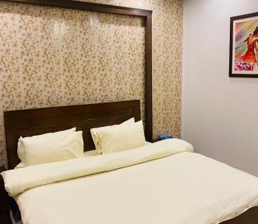 Lahore Apartment | Vactional villa Guest House Dha Phase 6 Lahore