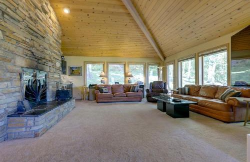 Eagle-Vail House | Vail Treehouse and Hot Tub, Sauna and Mtn Views