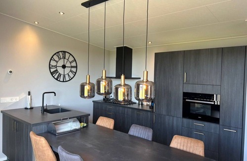 Scherpenisse Ski Chalet | Vakantiepark de Zeeuwse Parel - De Zeester