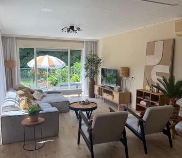 Sint-Annaland House | Vakantiewoning De Bosrand Aan Zee