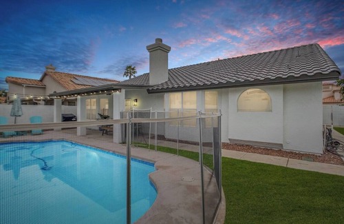 Val Vista Lakes House | Val Vista Oasis- Gorgeous Gilbert Home with Pool