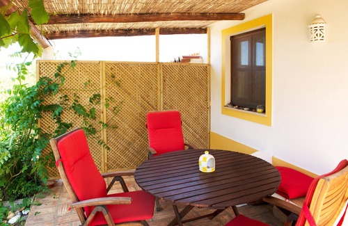Abris House | Vale do Guizo Casa Sul, comfortable home in the countryside, close to the sea