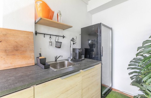 Santa Cruz de Tenerife Apartment | Valencia Vacation Apartment with Sea Views, Private Pool, and Wi-Fi