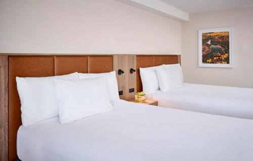 Thunder Bay Hotel | Valhalla Hotel & Conference Centre