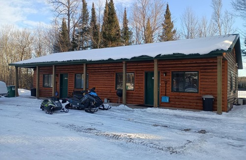 Washburn Cabin | Valhalla Trailblazer Heaven Both Sides Trail Side North of Washburn with WiFi AC