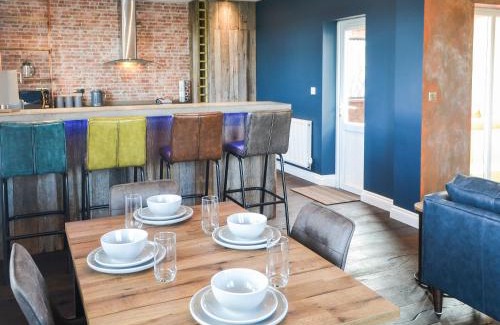 Woodhorn House | Valhallah Cottage Retreat