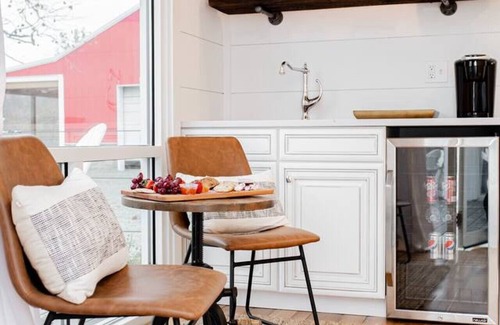 Lake Forest Estates House | Vallee Suite at Baetje Farms