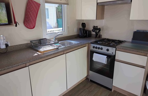 Hastings House | Valley View - 3 bedrooms with decking sleeps 8 (D/F)