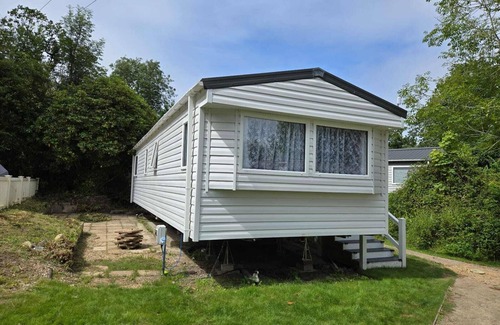 Hastings House | Valley View - 3 bedrooms with decking sleeps 8 (D/F)