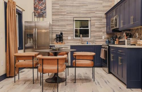 Timberline House | Valley View Resort Cabin #2, 1-Bed, Modern-Luxury with Hot Tub in Canaan Valley, WV