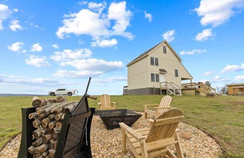 Jasper House | Valley View Retreat-Relaxing Summer Getaway