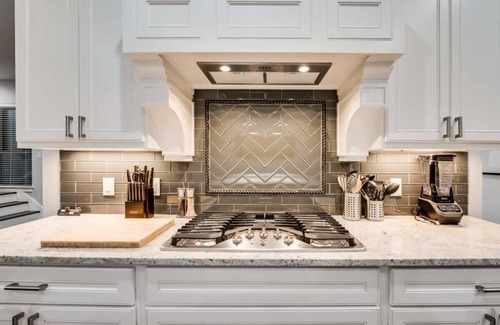 Lewisville House | Valley Vista Luxury Retreat w Pool, Cinema, Games