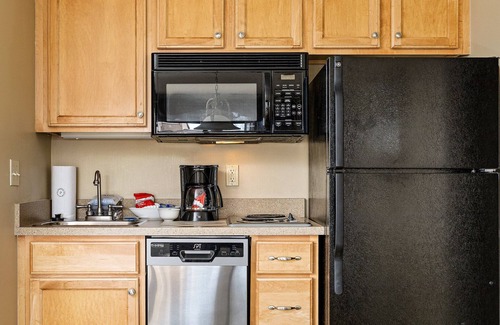 Acme Apartment | Valleyview Swing & Stay