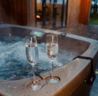 Wall Houses House | Vallum Cabins