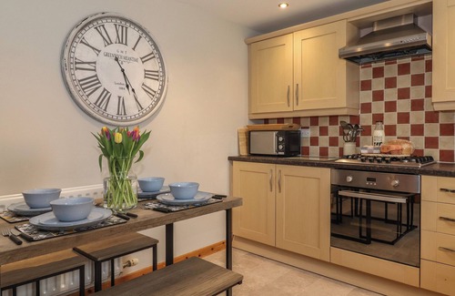 Carlisle Cottage | VALLUM REST, pet friendly, with a garden in Burgh By Sands