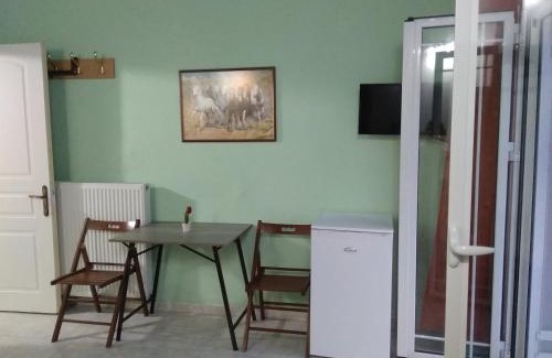 Paleros Apartment | Valta's Room 3