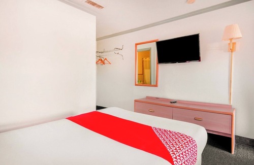 Durham Hotel | Value Room Just 10 Minutes to Duke University + Free Parking