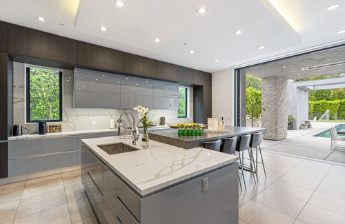 Tarzana Villa | Vanalden - Luxury Estate, Gated with Entertainer's Backyard