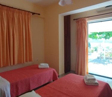 Mikros Gialos Apartment | Vardia Rooms