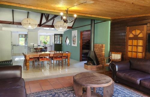 Paarl House | Varswaterkloof Houthuis