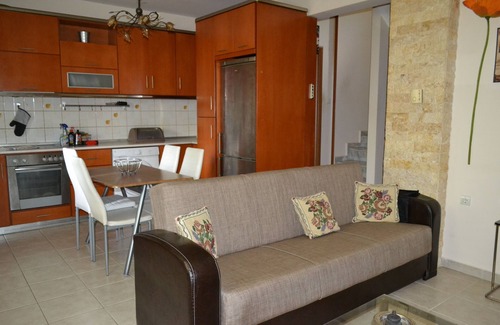 Nea Michaniona House | Vasiliki's cozy house nIndependent 3 beds/1 bath apartment in Nea Michaniona