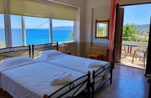 Paralia Agias Fotinis Apartment | Vasilikos Apartments