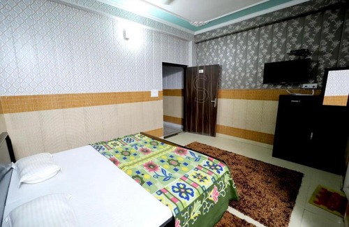Thakurdwara Hotel | Vatsal hotel