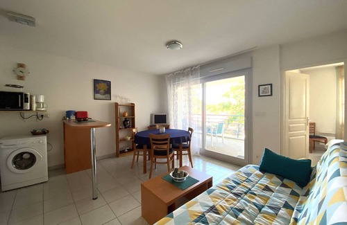 Vaux-sur-Mer Apartment | Vaux-sur-Mer: 2* Apartment with Pool and Balcony