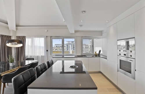 Pimlico Apartment | Vauxhall Bridge Road by Aeria Apartments