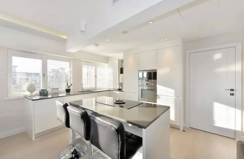 Pimlico Apartment | Vauxhall Bridge Road by Aeria Apartments