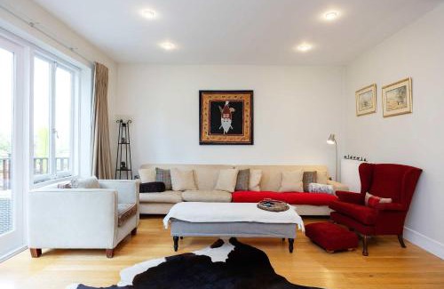 West Hill House | Veeve - Ace Delights