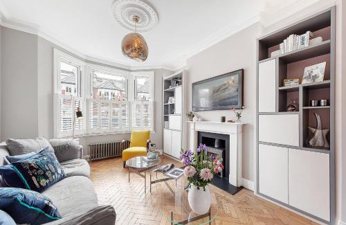 Thornton House | Veeve - Clapham Fairytale
