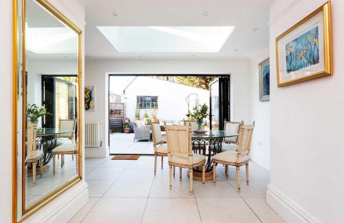 South Richmond Apartment | Veeve - Richmond on Canvas