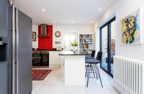 South Richmond Apartment | Veeve - Richmond on Canvas