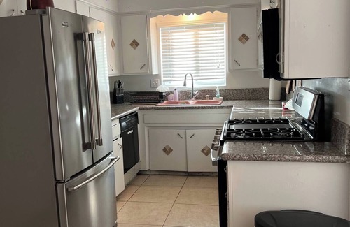 North Las Vegas House | Vegas house 3mile away from strip:8 bed 3 sofa bednn