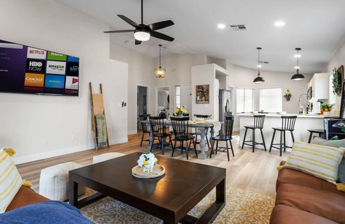 North Las Vegas House | Vegas Relaxing 4 BR Outdoor Games Galore