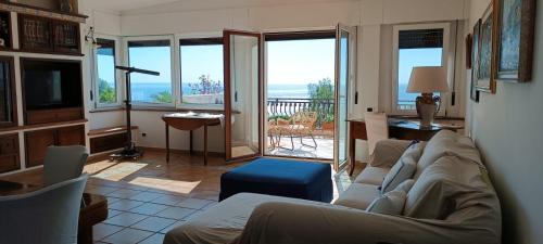 Soverato Bed & Breakfast | VelaLatina Residence B&B Soverato - Camera Maestrale & Camera Tramontana