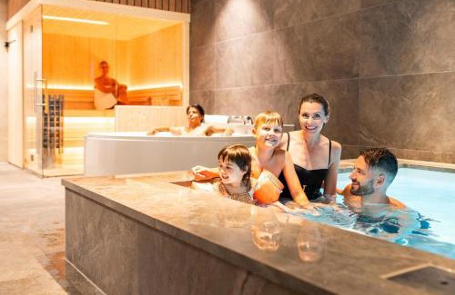 Wekerom Villa | Veluwe Villa met Binnenzwembad & Wellness XL | 24 personen | Rolstoelvriendelijk