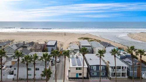 Santa Ana Heights House | Velvet Sand Buyout by AvantStay Steps to Newport Beach Sleeps 22