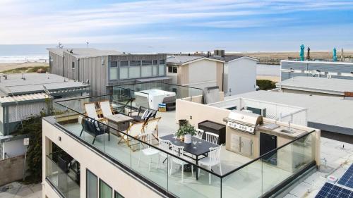 Santa Ana Heights House | Velvet Sand I by AvantStay Steps to Newport Beach Private Rooftop w Outdoor Kitchen Hot Tub