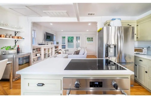 Venice House | Venice Beach Bungalow 6 Blocks From Beach