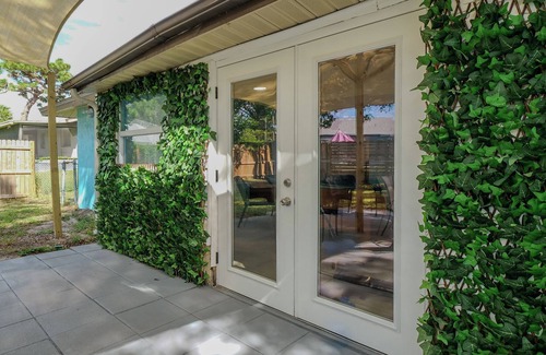 South Venice House | Venice Family Getaway w/Game Room Near Beaches